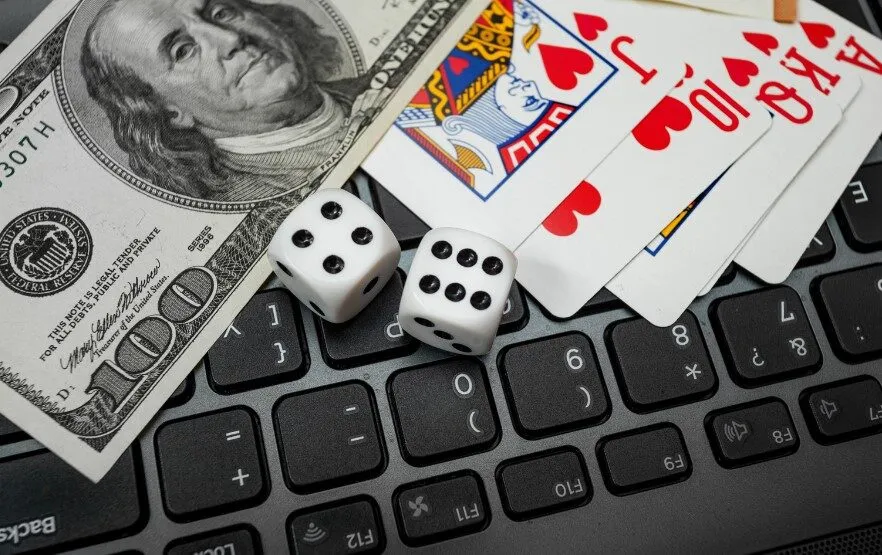 Cách Chơi Poker - Game Bài Được Nhiều Người Săn Đón Nhất 2025 3 Đánh giá BJ88 – nơi hội tụ của những bậc thầy Poker